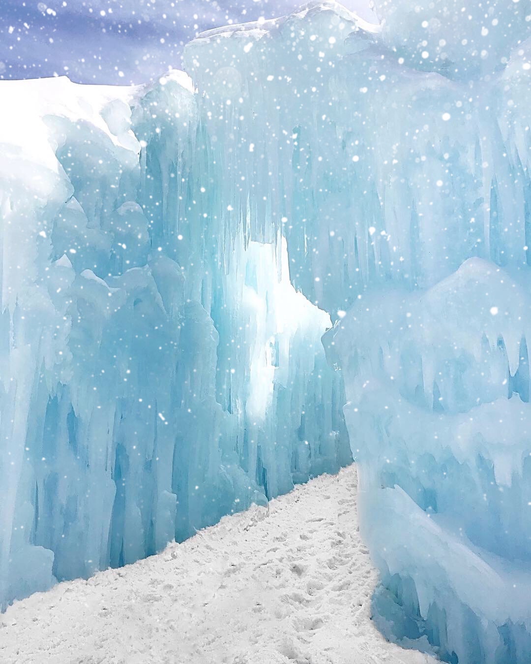 things to do in woodstock nh, things to do in woodstock new hampshire, ice castles near new york real life Arendelle 