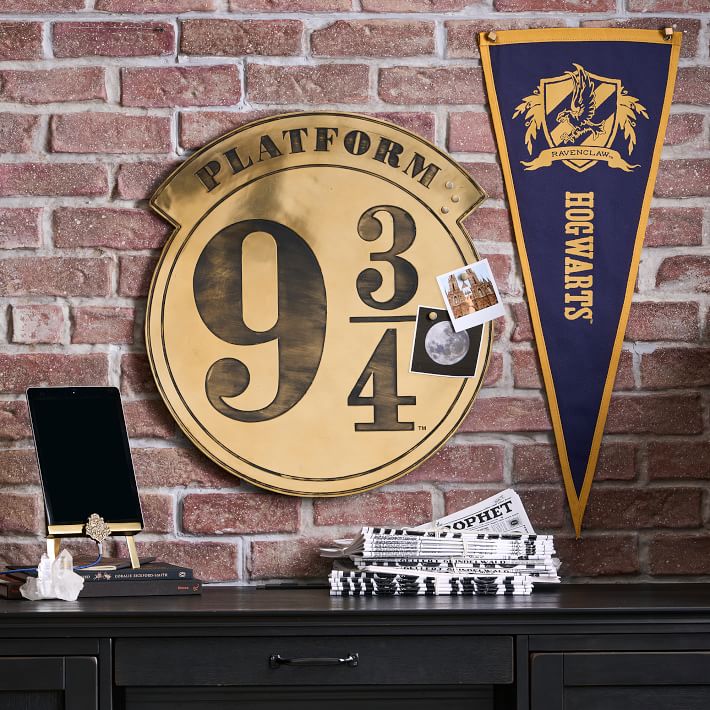 Harry Potter Platform 9 3/4 Magnet Board