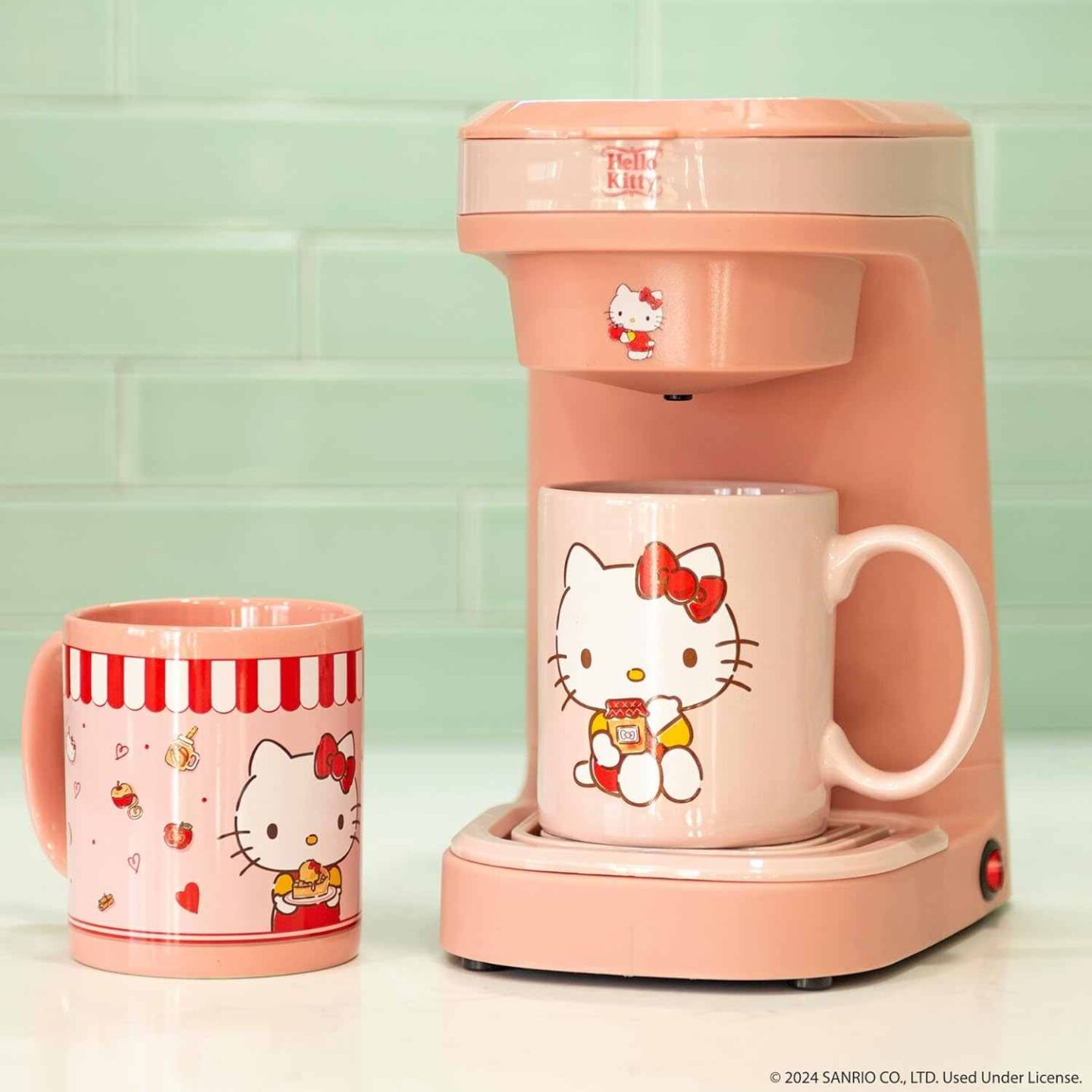 Uncanny Brands Hello Kitty Single Cup Coffee Maker Gift Set with 2 Mugs
